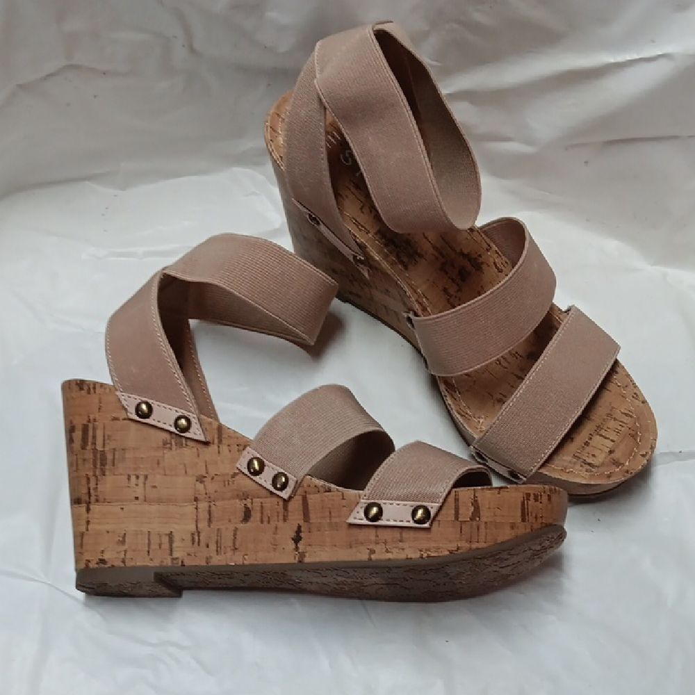 Spirit Stylish Tan Wedge Sandals Size 7M